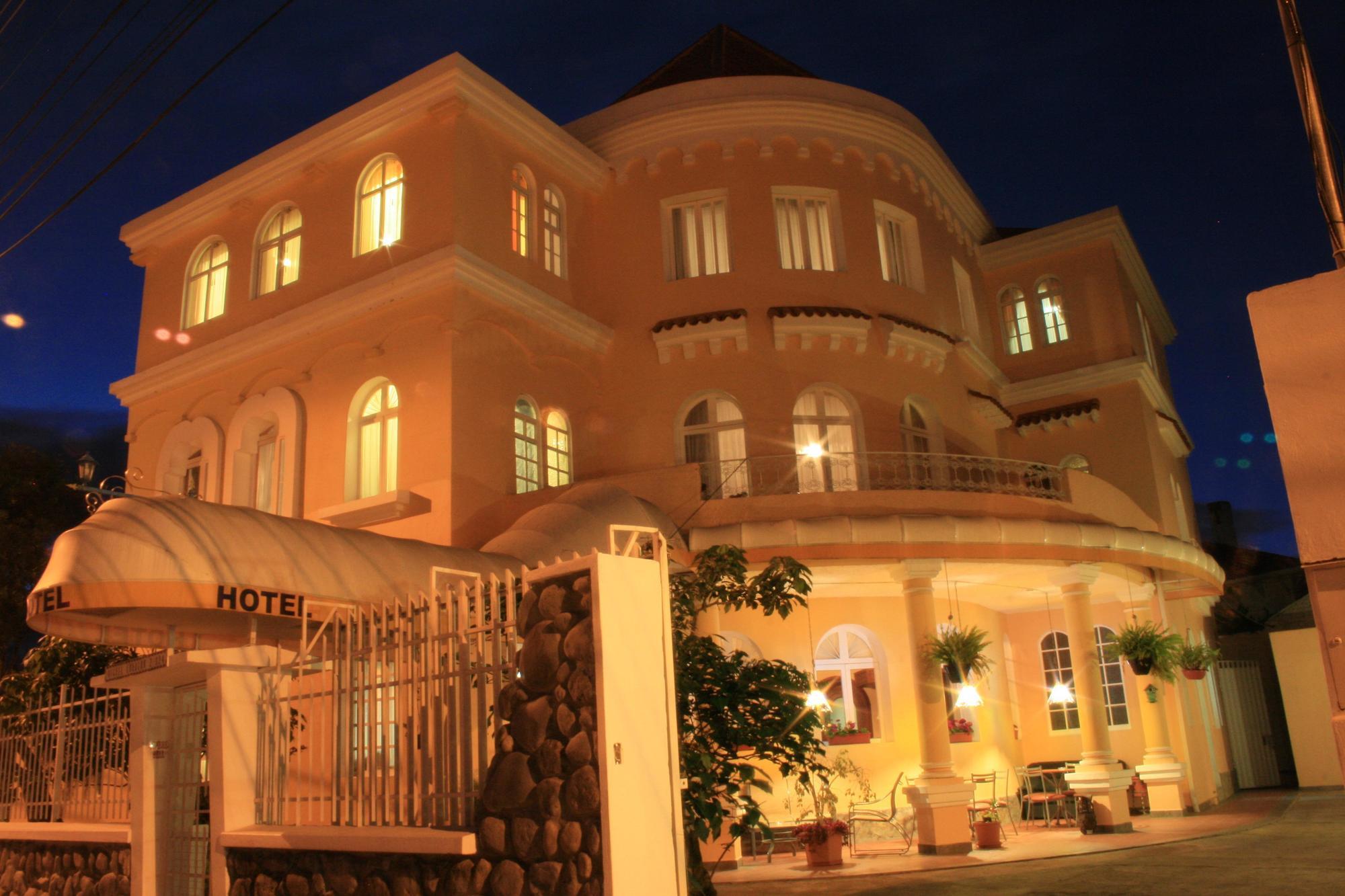 La Casona Hotel